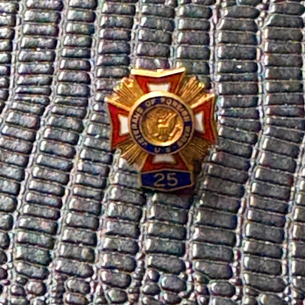 Vintage VFW Veterans of Foreign Wars 25 Year Service Pin Gold Filled Enamel Pin